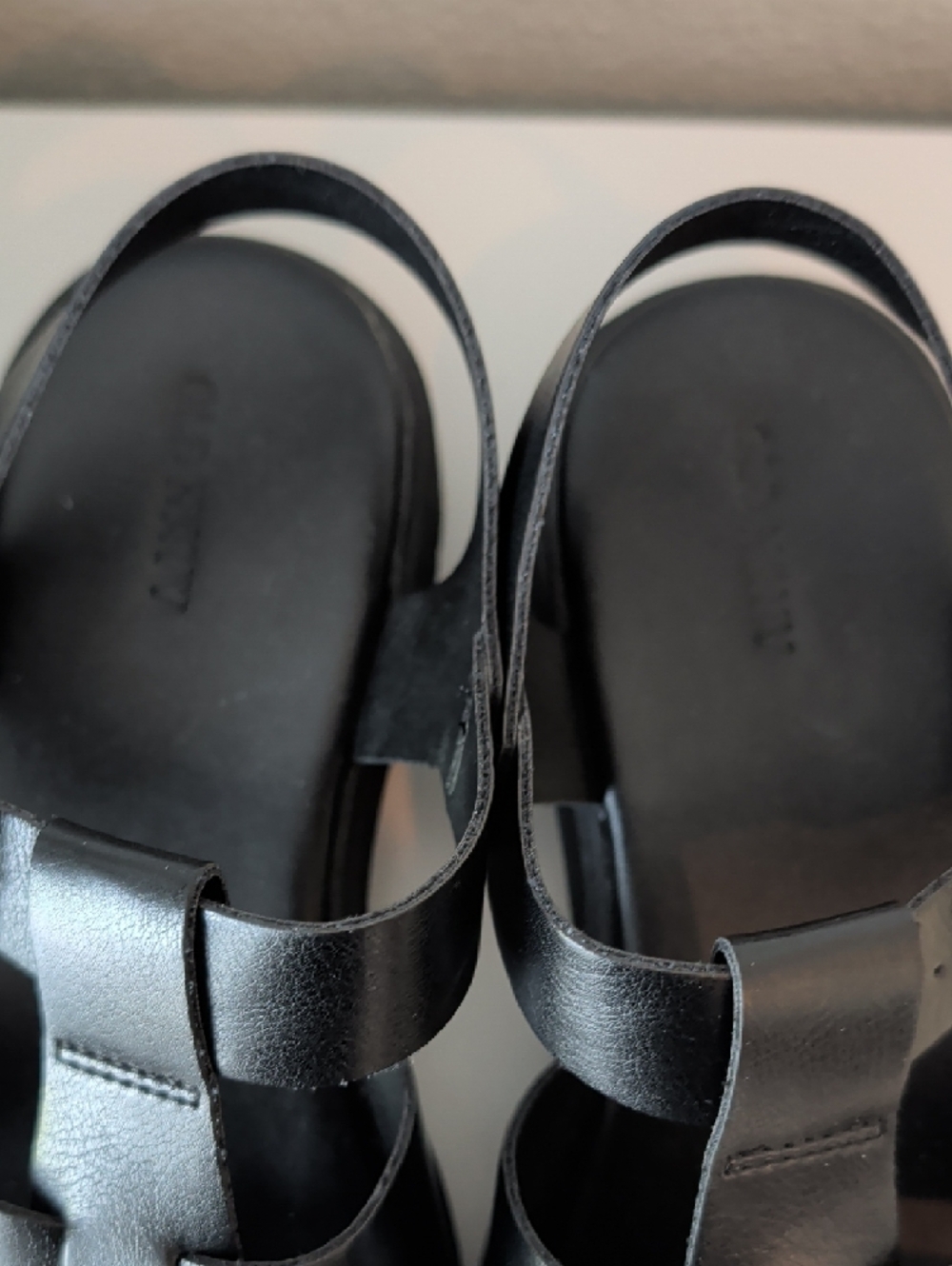 Old Navy Black Fisherman Sandals - Picture 2 of 3